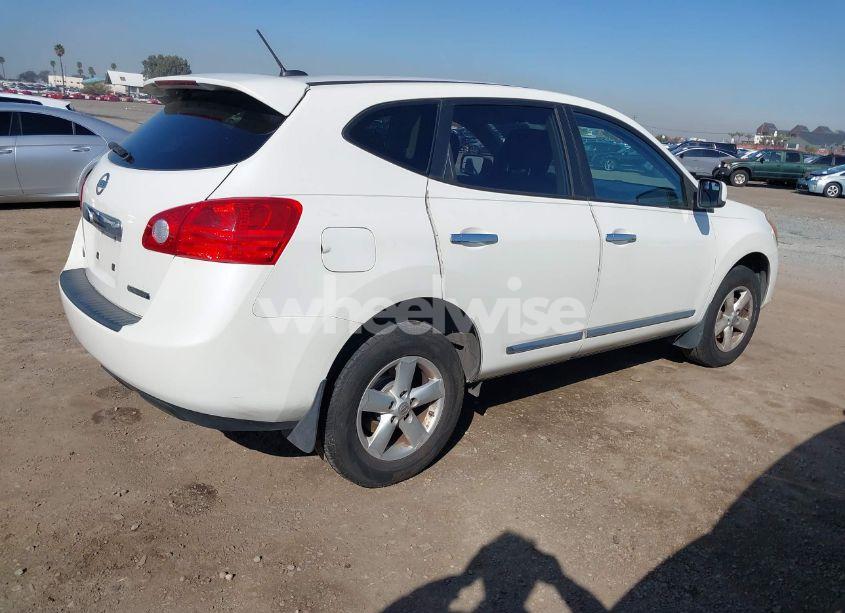 Photo 4 of 2013 Nissan Rogue S (VIN JN8AS5MT7DW016123)