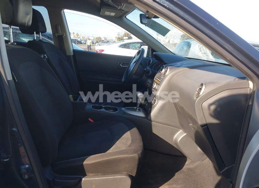 Photo 5 of 2013 Nissan Rogue S (VIN JN8AS5MT7DW515892)