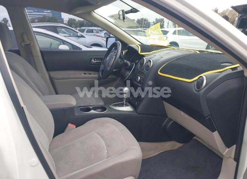 Photo 5 of 2013 Nissan Rogue S (VIN JN8AS5MT7DW536337)