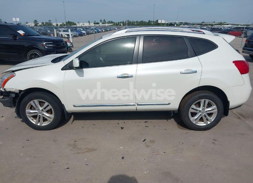 Photo 15 of 2013 Nissan Rogue SV (VIN JN8AS5MT7DW543143)