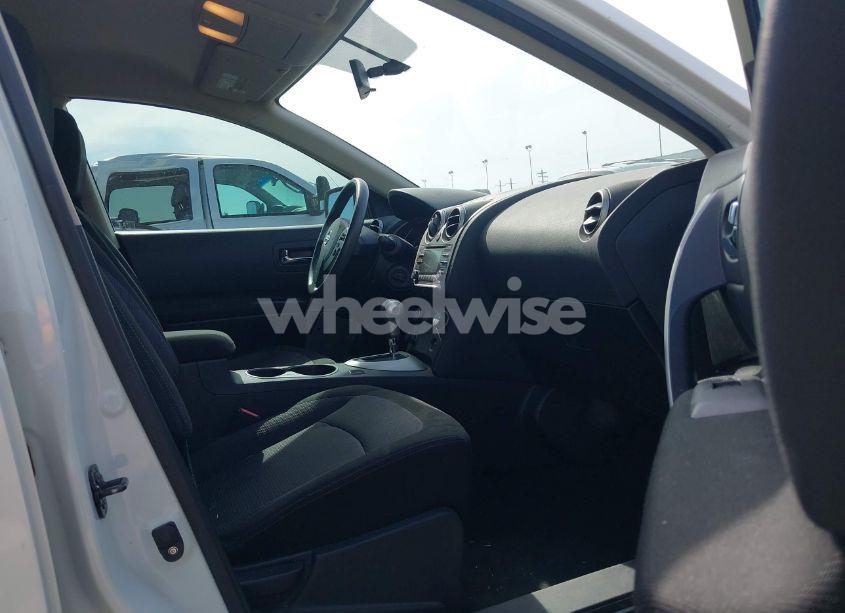 Photo 5 of 2013 Nissan Rogue SV (VIN JN8AS5MT7DW543143)