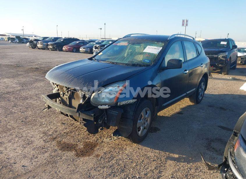 Photo 2 of 2014 Nissan Rogue SELECT S (VIN JN8AS5MT7EW621020)