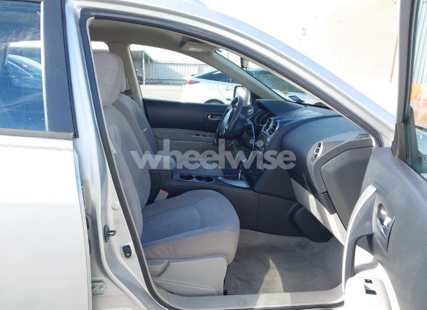 Photo 5 of 2014 Nissan Rogue SELECT S (VIN JN8AS5MT7EW623124)