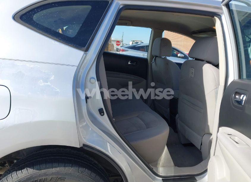 Photo 8 of 2014 Nissan Rogue SELECT S (VIN JN8AS5MT7EW623124)