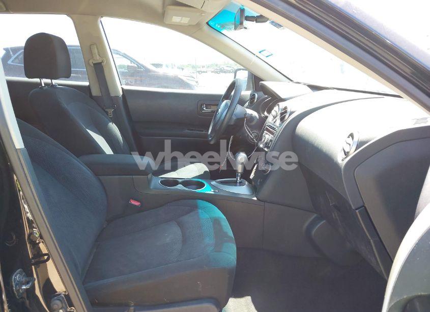 Photo 5 of 2015 Nissan Rogue SELECT S (VIN JN8AS5MT7FW151377)