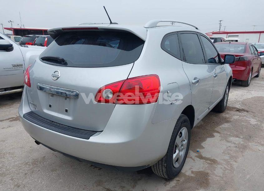 Photo 4 of 2015 Nissan Rogue SELECT S (VIN JN8AS5MT7FW654374)