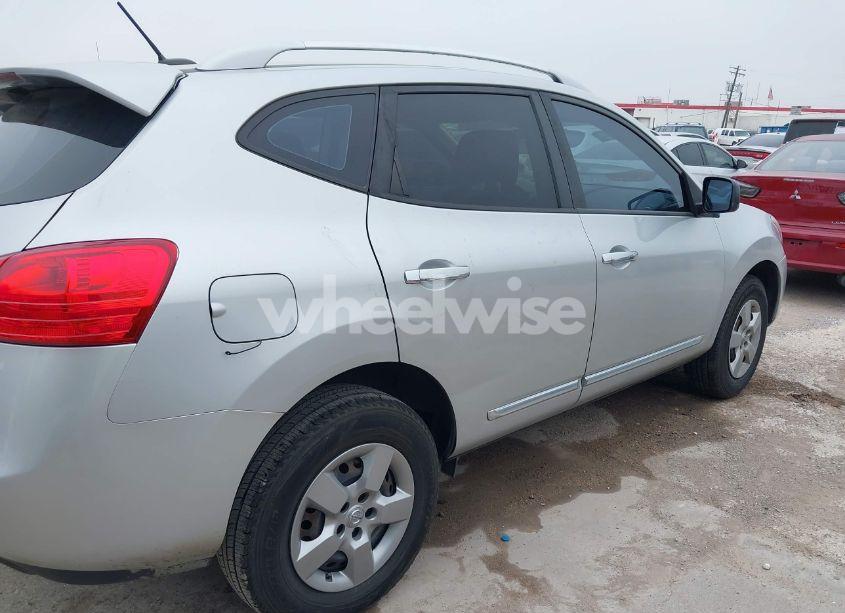 Photo 6 of 2015 Nissan Rogue SELECT S (VIN JN8AS5MT7FW654374)