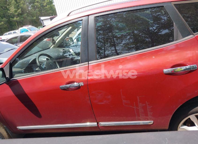 Photo 14 of 2015 Nissan Rogue SELECT S (VIN JN8AS5MT7FW669425)