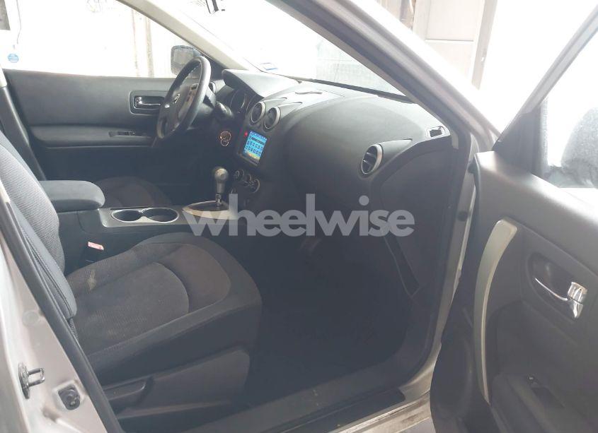 Photo 5 of 2010 Nissan Rogue SL (VIN JN8AS5MT8AW507022)