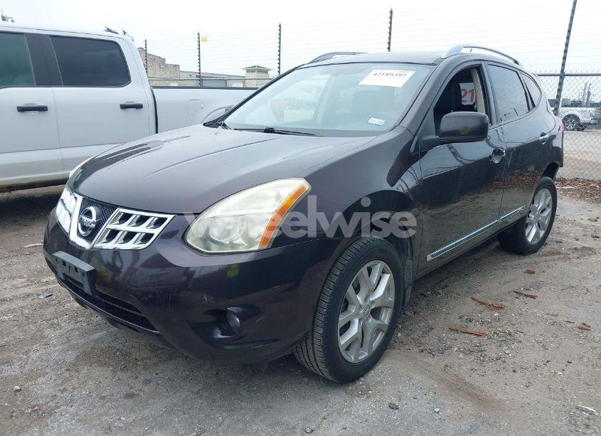 Photo 2 of 2011 Nissan Rogue SV (VIN JN8AS5MT8BW161832)