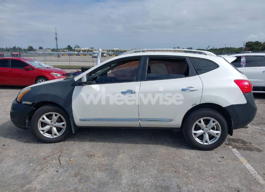 Photo 14 of 2011 Nissan Rogue SV (VIN JN8AS5MT8BW172782)