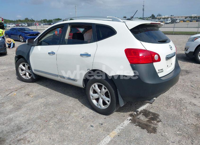 Photo 3 of 2011 Nissan Rogue SV (VIN JN8AS5MT8BW172782)