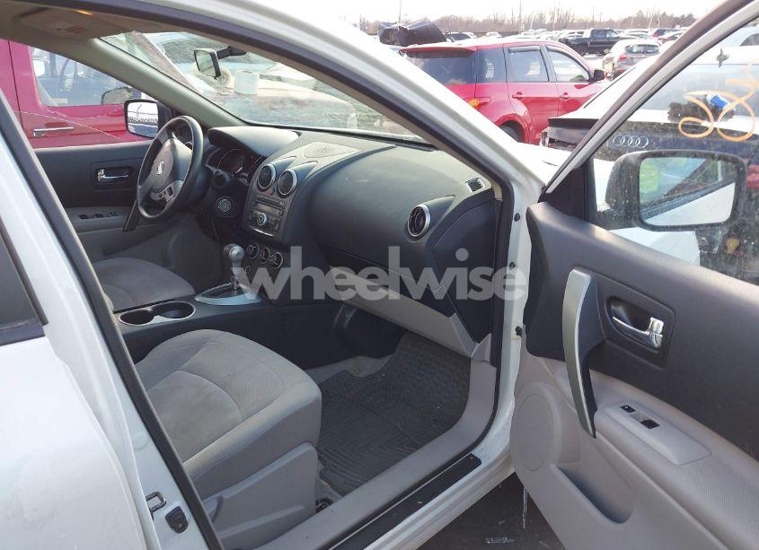 Photo 5 of 2011 Nissan Rogue S (VIN JN8AS5MT8BW181143)