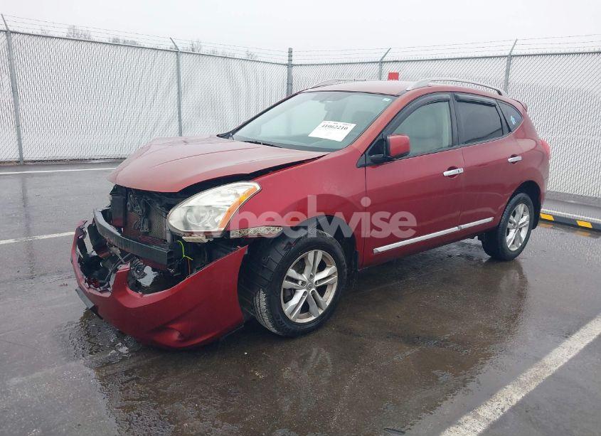 Photo 2 of 2013 Nissan Rogue SV (VIN JN8AS5MT8DW031164)