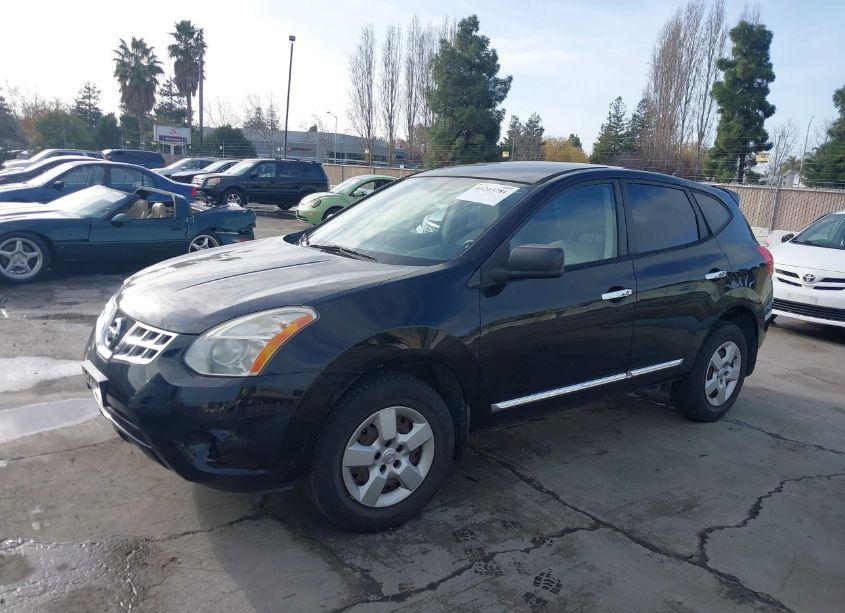 Photo 2 of 2013 Nissan Rogue S (VIN JN8AS5MT8DW504402)