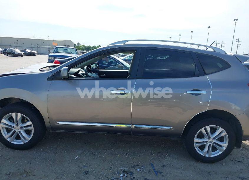 Photo 15 of 2013 Nissan Rogue SV (VIN JN8AS5MT8DW514928)