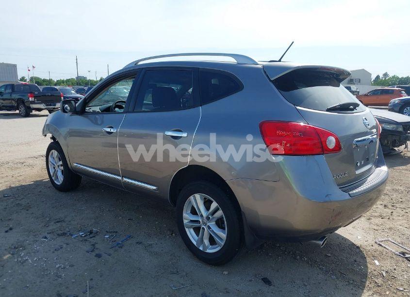 Photo 3 of 2013 Nissan Rogue SV (VIN JN8AS5MT8DW514928)