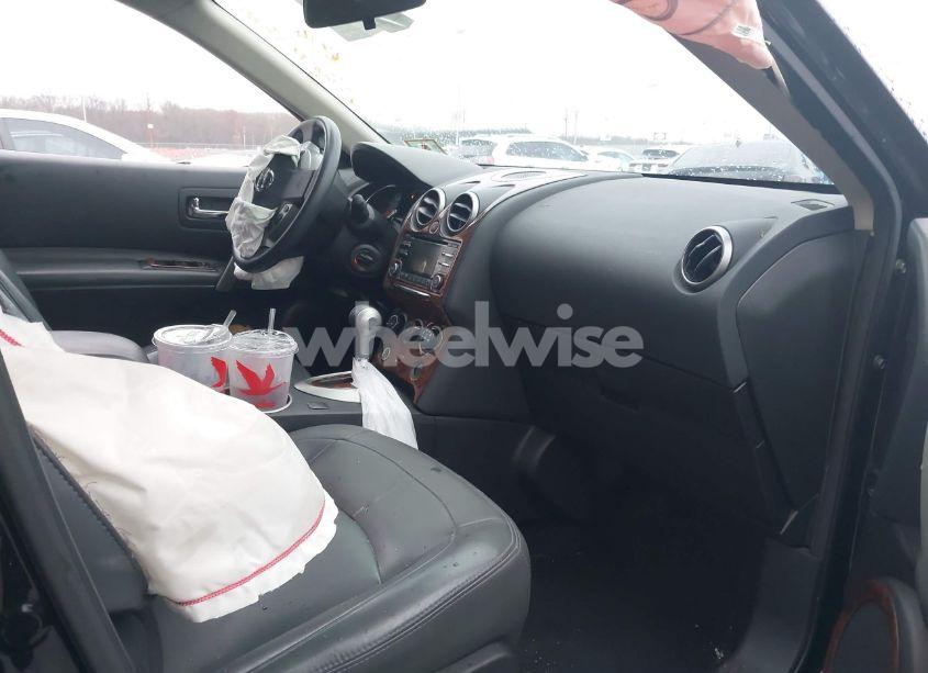 Photo 5 of 2013 Nissan Rogue SV (VIN JN8AS5MT8DW525508)