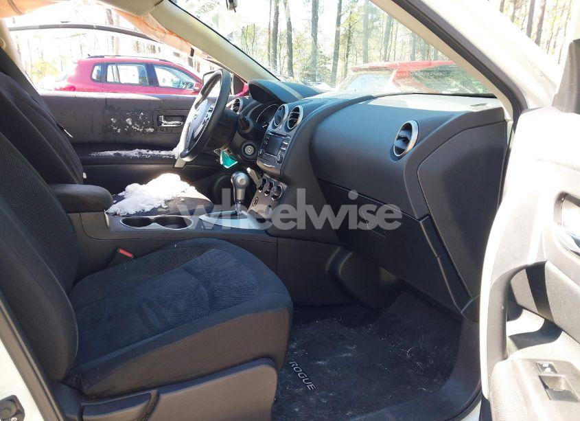 Photo 5 of 2014 Nissan Rogue SELECT S (VIN JN8AS5MT8EW610348)