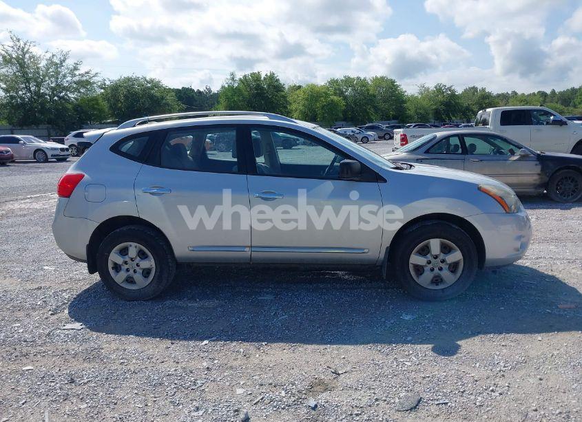 Photo 13 of 2014 Nissan Rogue SELECT S (VIN JN8AS5MT8EW622130)