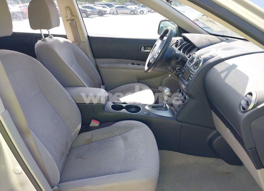 Photo 5 of 2014 Nissan Rogue SELECT S (VIN JN8AS5MT8EW622130)