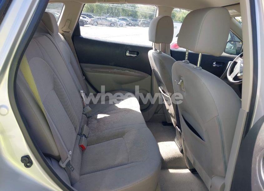 Photo 8 of 2014 Nissan Rogue SELECT S (VIN JN8AS5MT8EW622130)