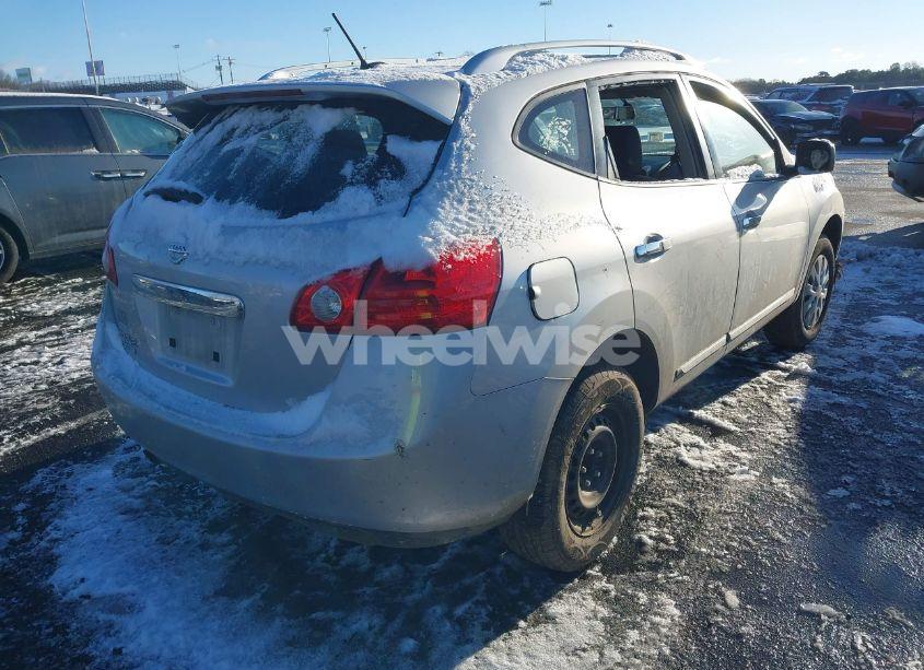 Photo 4 of 2015 Nissan Rogue SELECT S (VIN JN8AS5MT8FW661835)