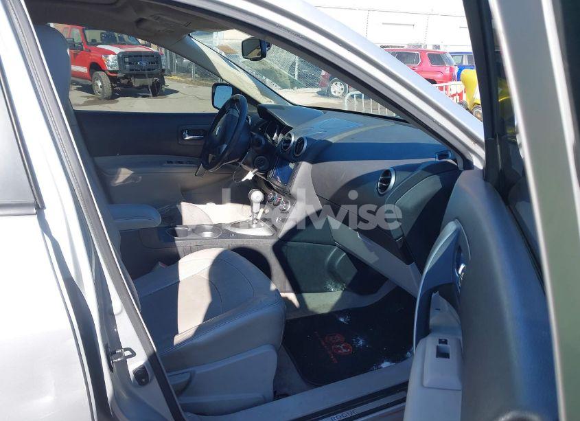 Photo 5 of 2010 Nissan Rogue SL (VIN JN8AS5MT9AW017947)