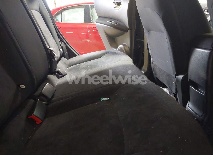 Photo 8 of 2010 Nissan Rogue S (VIN JN8AS5MT9AW030634)