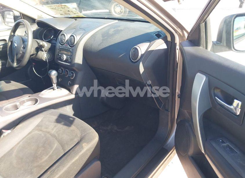 Photo 5 of 2011 Nissan Rogue S (VIN JN8AS5MT9BW167915)