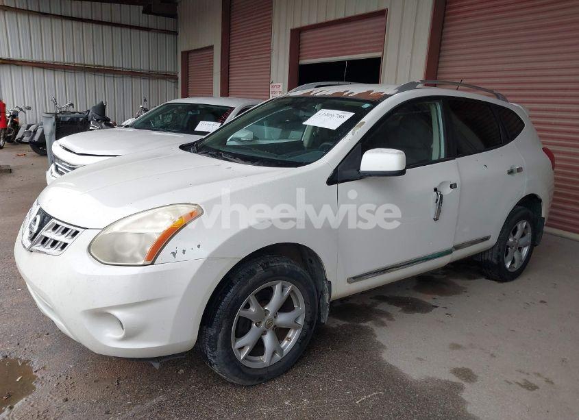 Photo 2 of 2011 Nissan Rogue SV (VIN JN8AS5MT9BW168739)