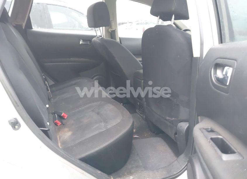 Photo 8 of 2013 Nissan Rogue S (VIN JN8AS5MT9DW034672)