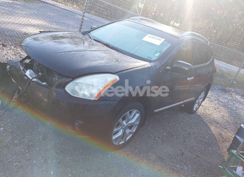 Photo 2 of 2013 Nissan Rogue SV W/SL PKG (VIN JN8AS5MT9DW505946)