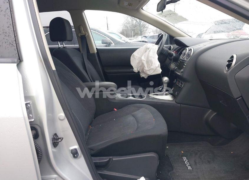 Photo 5 of 2013 Nissan Rogue S (VIN JN8AS5MT9DW540941)