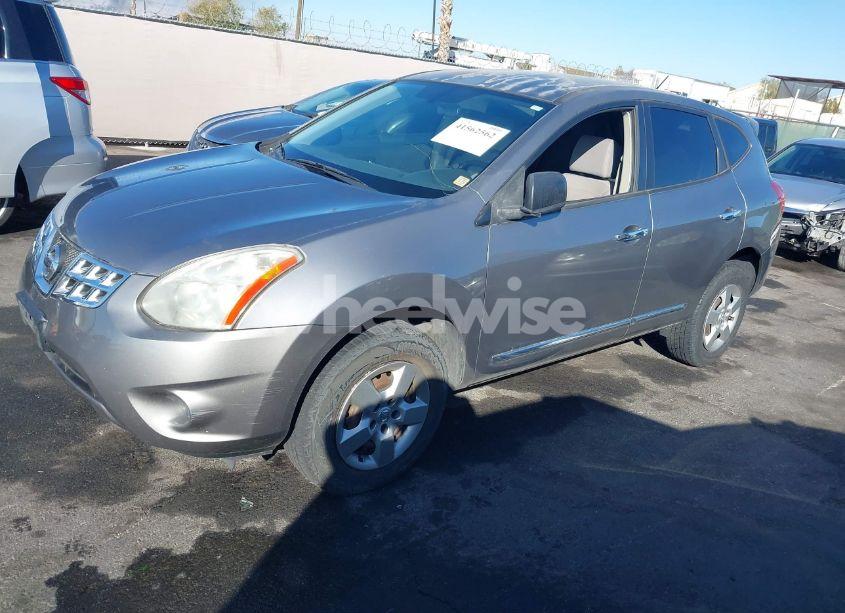 Photo 2 of 2013 Nissan Rogue S (VIN JN8AS5MT9DW543953)