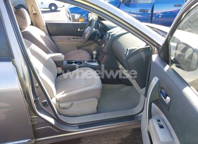 Photo 5 of 2013 Nissan Rogue S (VIN JN8AS5MT9DW543953)