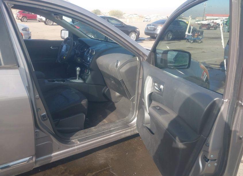 Photo 5 of 2014 Nissan Rogue SELECT S (VIN JN8AS5MT9EW612447)