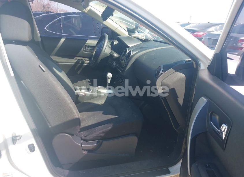 Photo 5 of 2014 Nissan Rogue SELECT S (VIN JN8AS5MT9EW621584)