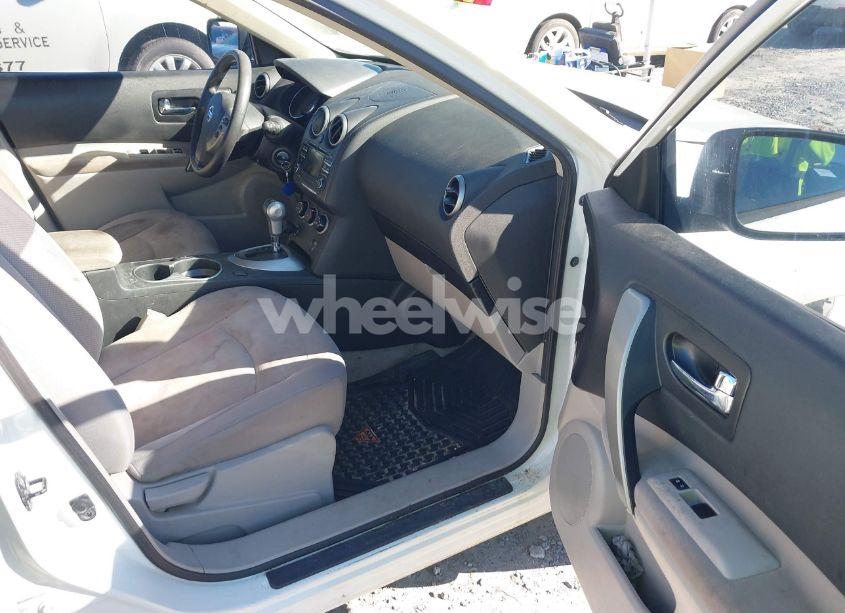 Photo 5 of 2014 Nissan Rogue SELECT S (VIN JN8AS5MT9EW623559)