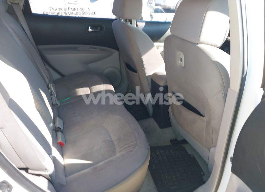 Photo 8 of 2014 Nissan Rogue SELECT S (VIN JN8AS5MT9EW623559)