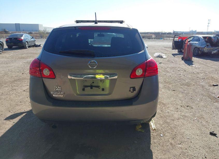 Photo 16 of 2015 Nissan Rogue SELECT S (VIN JN8AS5MT9FW650536)