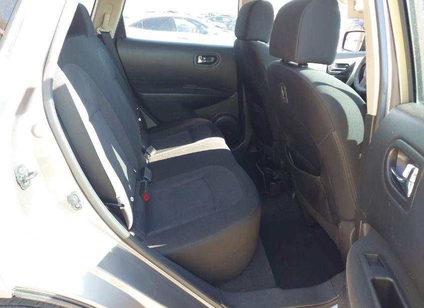 Photo 8 of 2015 Nissan Rogue SELECT S (VIN JN8AS5MT9FW650536)