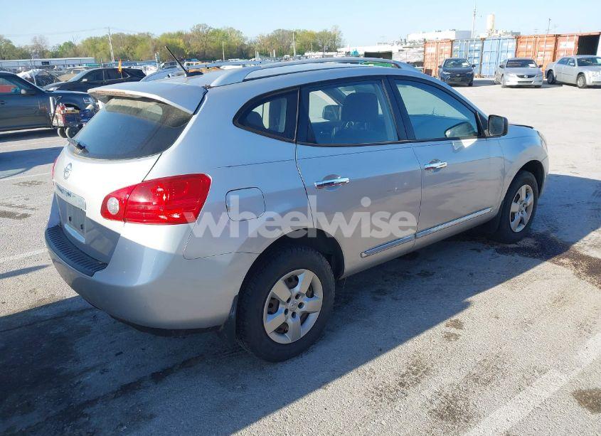 Photo 4 of 2015 Nissan Rogue SELECT S (VIN JN8AS5MT9FW653341)