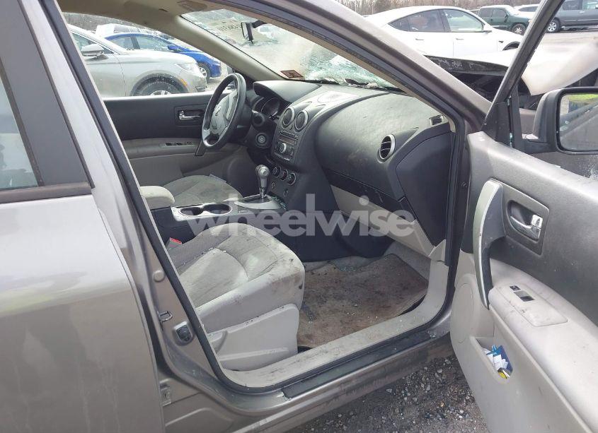 Photo 5 of 2015 Nissan Rogue SELECT S (VIN JN8AS5MT9FW659432)