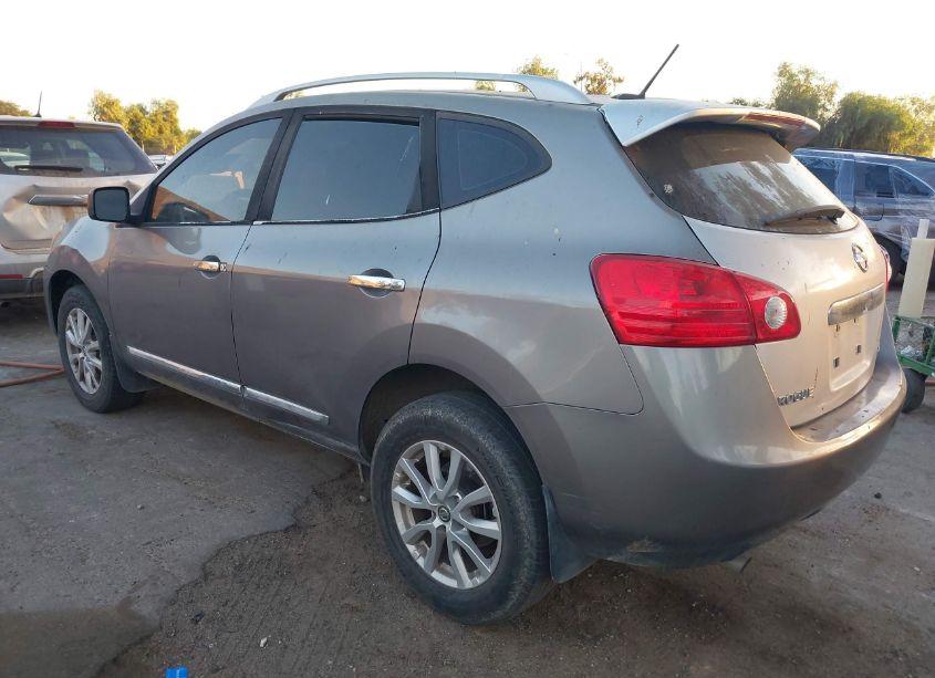 Photo 3 of 2015 Nissan Rogue SELECT S (VIN JN8AS5MT9FW671886)