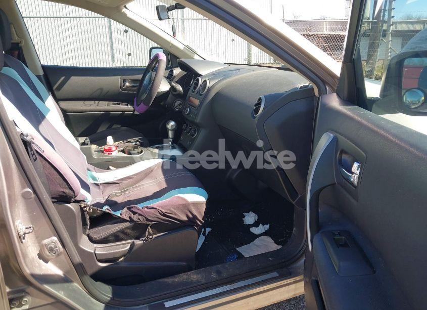 Photo 5 of 2010 Nissan Rogue SL (VIN JN8AS5MTXAW009288)