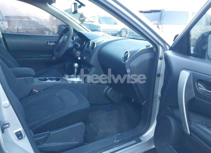 Photo 5 of 2010 Nissan Rogue S (VIN JN8AS5MTXAW010599)