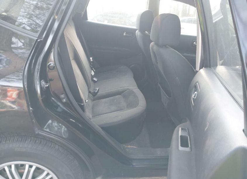 Photo 8 of 2010 Nissan Rogue S (VIN JN8AS5MTXAW019190)