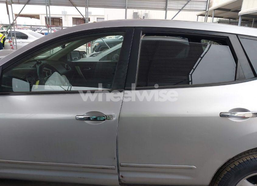 Photo 14 of 2010 Nissan Rogue S (VIN JN8AS5MTXAW024342)