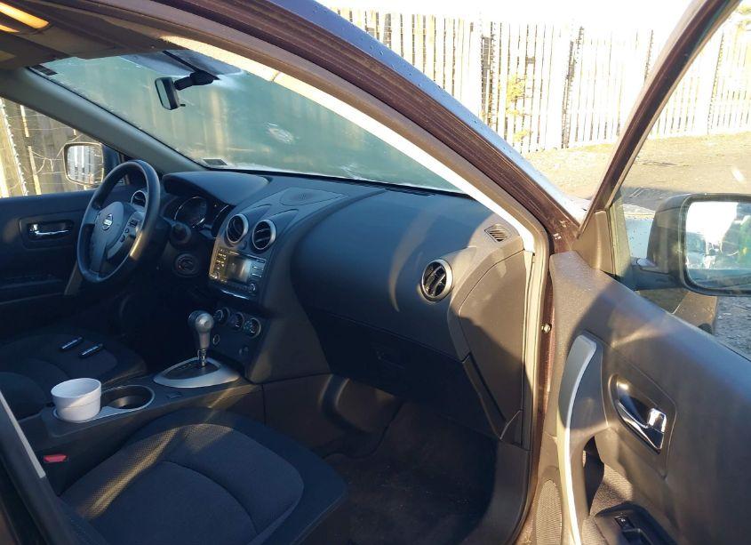 Photo 5 of 2013 Nissan Rogue SV (VIN JN8AS5MTXDW008680)